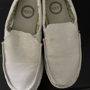 Hey Dudes size 8